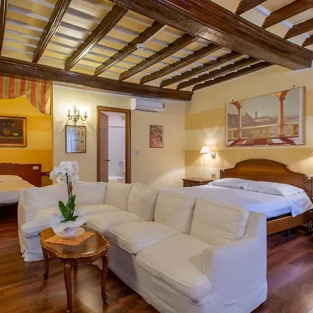 Antica Dogana 3* Turin